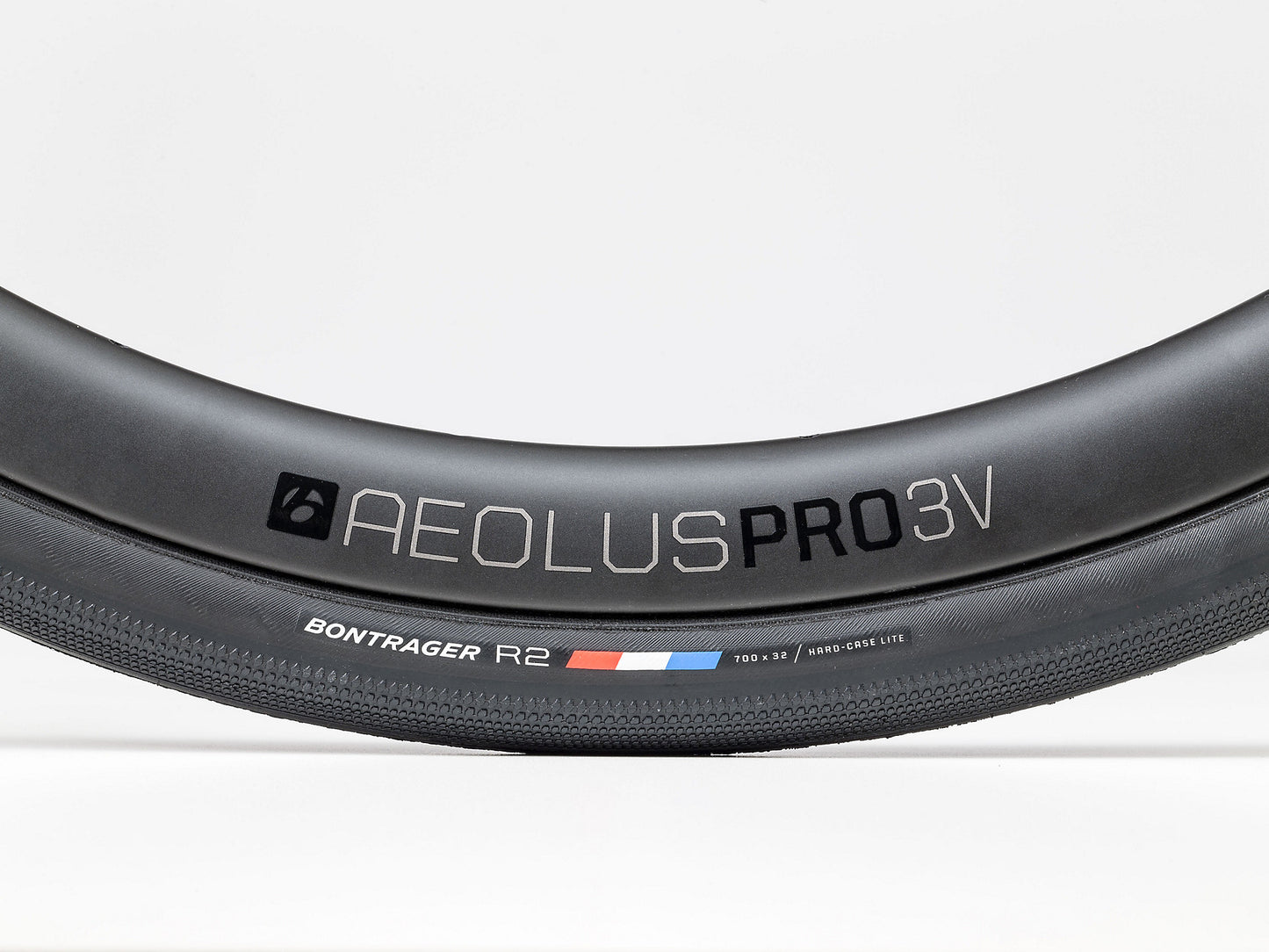 Bontrager R2 Hard-Case Lite Road Tyre - biket.co.za